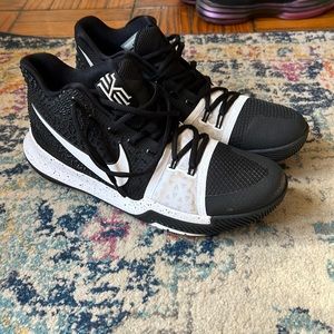 Kyrie 4, nike ID edition sz 10.5 worn